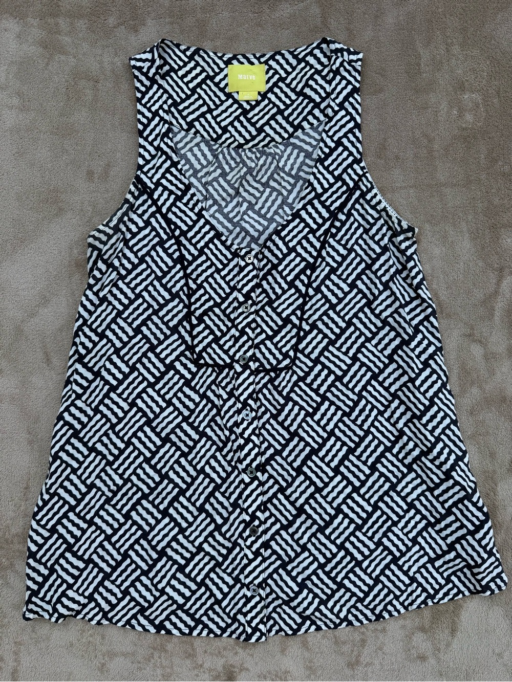 Maeve Black & White Geometric Sleeveless Button-Front tank blouse